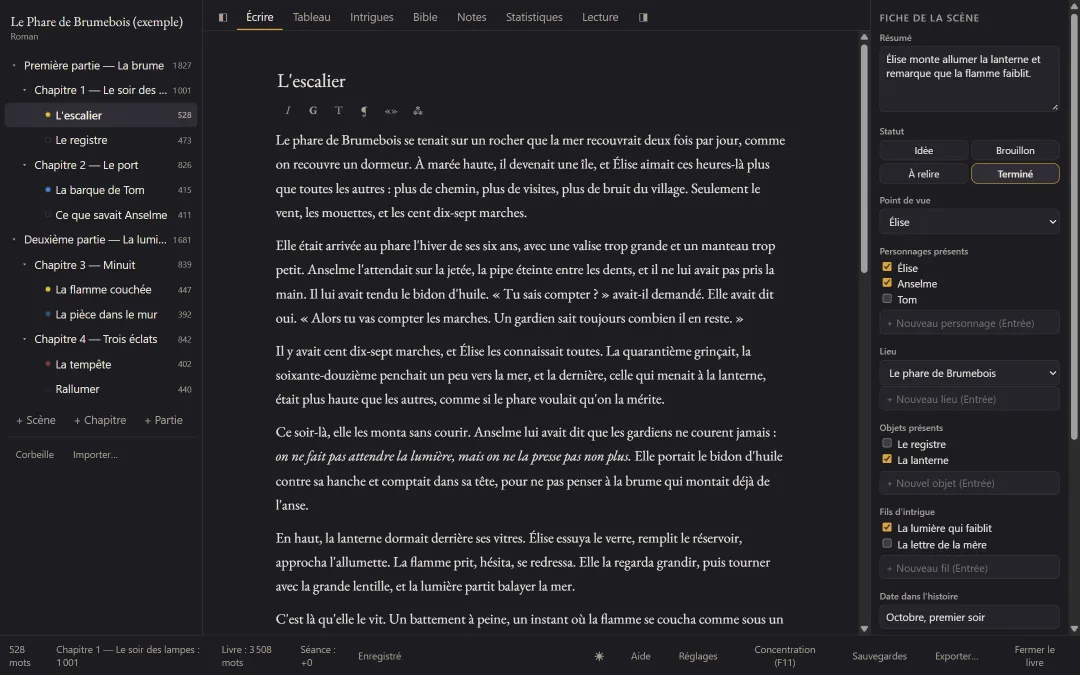 Pluméo en thème sombre : le classeur, le texte de la scène et sa fiche.